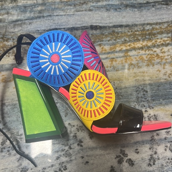 EXE LUCIA Block Heel Sandal - Picture 5 of 5